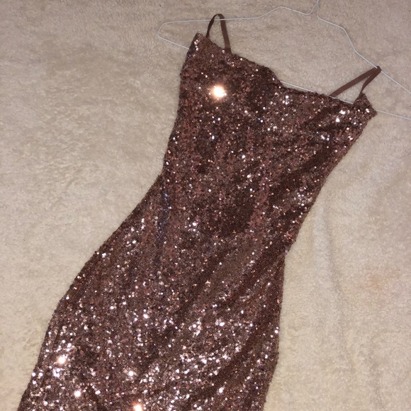 Gorgeous rose gold sparkly cocktail dress - Picture 2 of 8